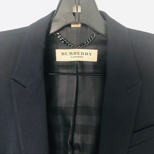 STUNNING BURBERRY SUIT